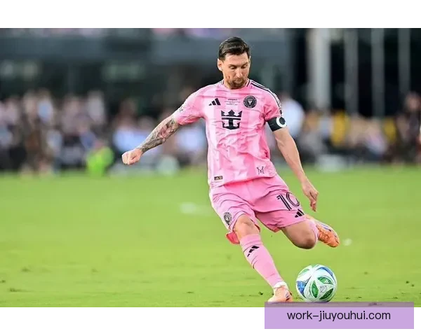 梅西领衔迈阿密国际捧得美职联常规赛冠军 支持者盾荣耀加冕